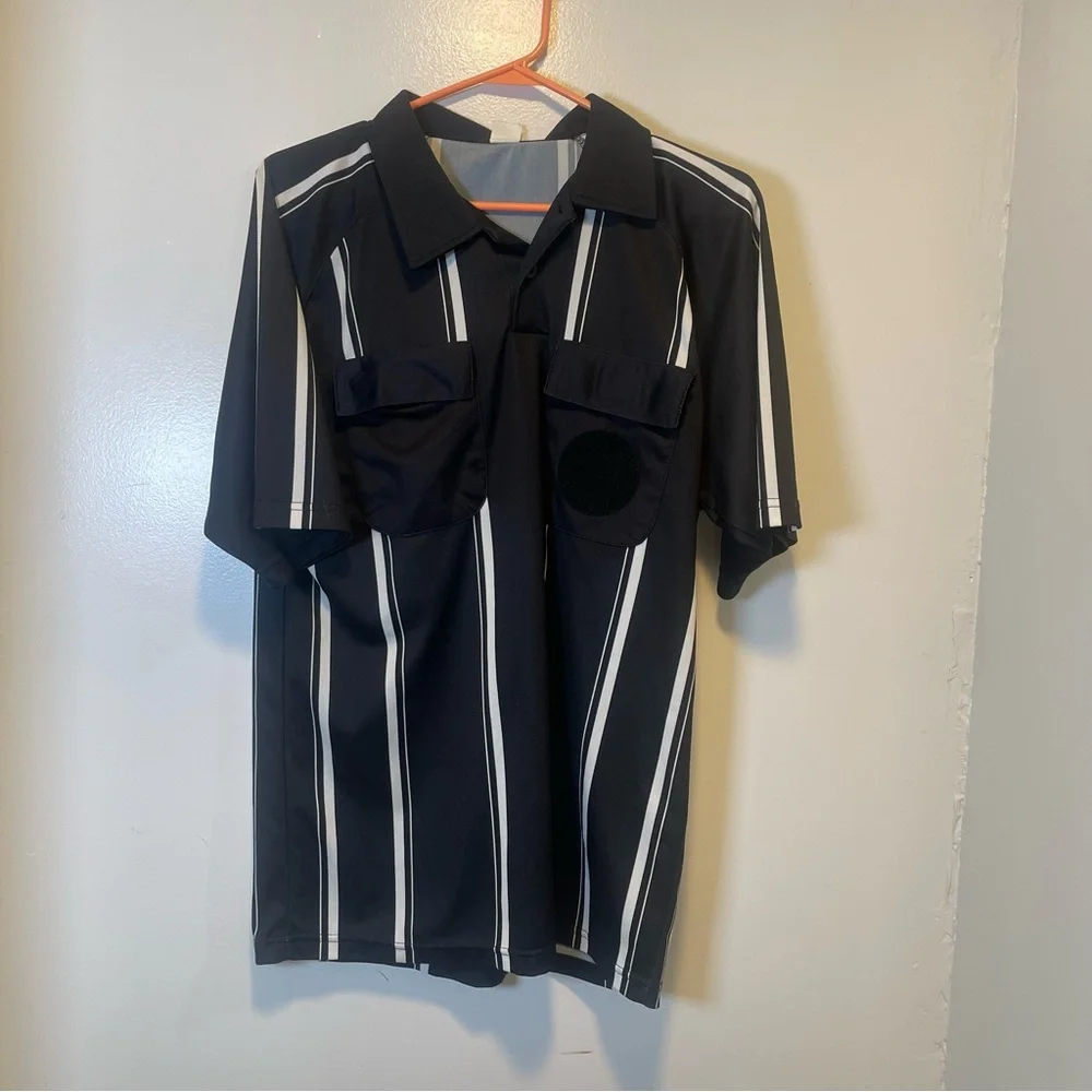 Referee black and white striped shirt men's size adult medium